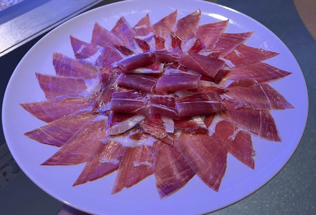  JAMÓN IBÉRICO AL CORTE - Imagen 1