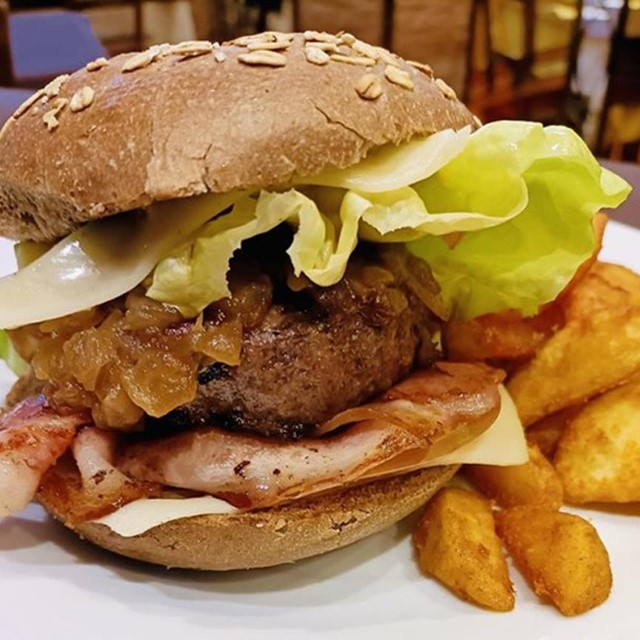 ¡Pide la mejor comida a domicilio en Boiro!